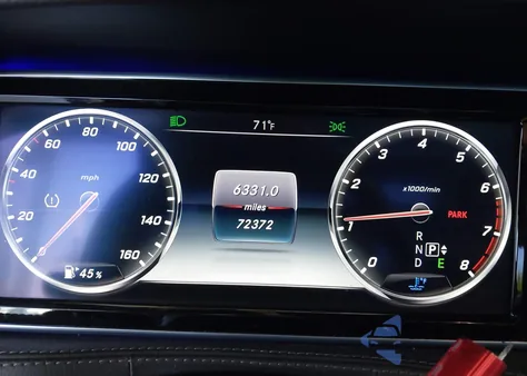 2015 Mercedes-Benz S 550 из США, поврежденный, VIN WDDUG8CB1FA166237